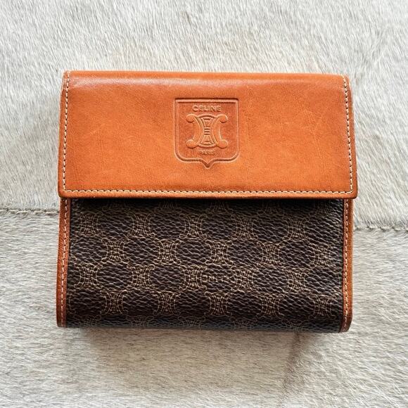 Pre-owned Authentic Celine Bi-fold Wallet - Picture 1 of 13